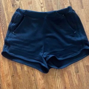 Uniqlo shorts size M (youth)